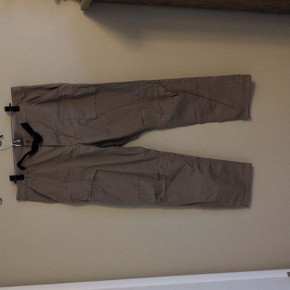 Mountain Hardwear Men's Tan Cargo Pants